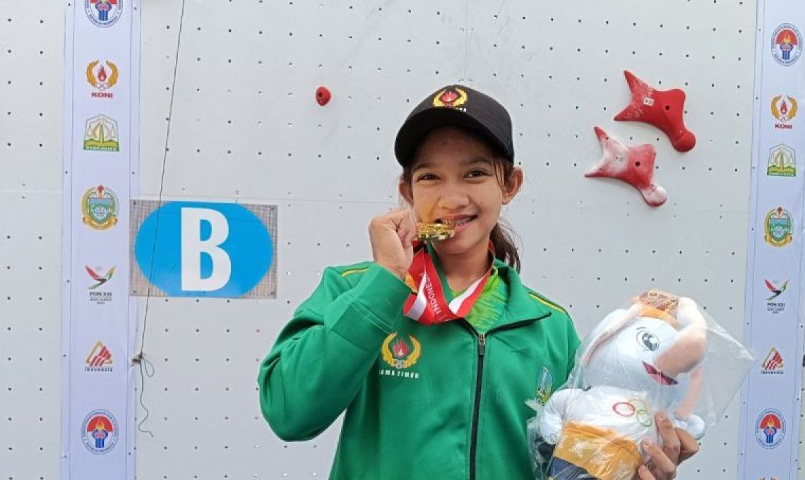 Alma Ariella Menyumbangkan Satu Medali Emas Di Cabang Olahraga Panjat Tebing Di Jawa Timur.