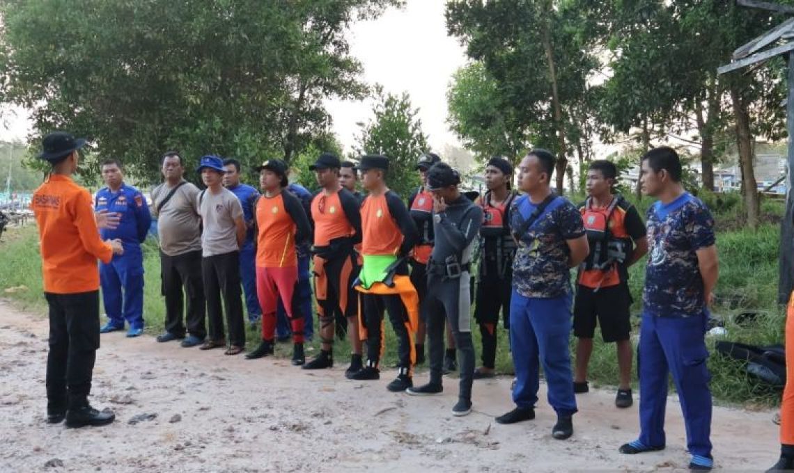 Nelayan Temukan Puing Helikopter Polri Jatuh Di Belitung Timur